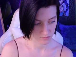 roxy-riot's CamSoda show and profile