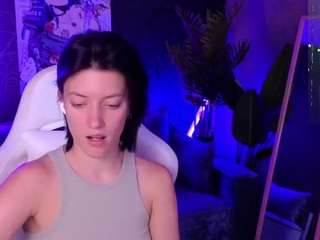 roxy-riot's CamSoda show and profile