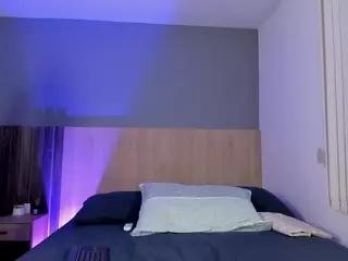 Atenea-Clerk's Live Sex Cam Show