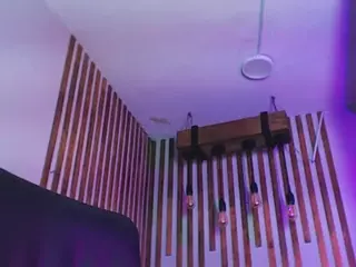 Lunaa-jonhsonn's Live Sex Cam Show