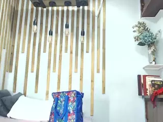 Lunaa-jonhsonn's Live Sex Cam Show