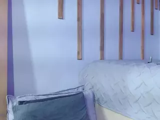 Lunaa-jonhsonn's Live Sex Cam Show