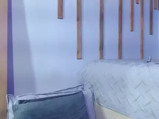 Lunaa-jonhsonn's Live Sex Cam Show