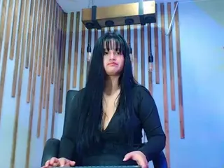 Lunaa-jonhsonn's Live Sex Cam Show