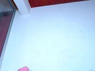 niki-bigbutt webcam model