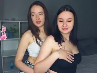 Eadlin And Wilone's Live Sex Cam Show