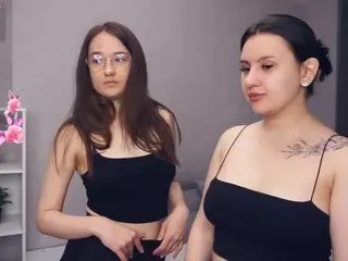 Eadlin And Wilone's Live Sex Cam Show