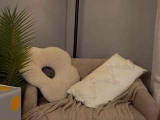 Lola live webcam show