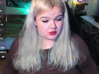 lilmilkylilly Live Webcam on CamSoda