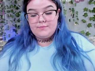 LilMilkyLilly live webcam show