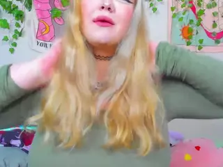 LilMilkyLilly's Live Sex Cam Show
