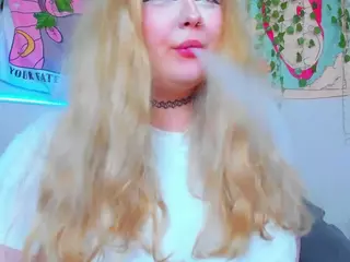 LilMilkyLilly's Live Sex Cam Show
