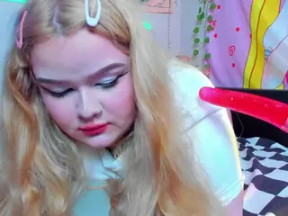 LilMilkyLilly's Live Sex Cam Show