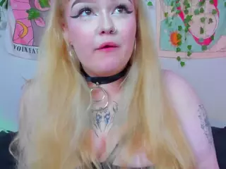 LilMilkyLilly's Live Sex Cam Show