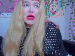 LilMilkyLilly's Live Sex Cam Show