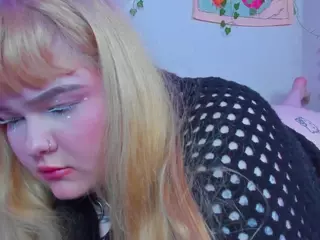 LilMilkyLilly's Live Sex Cam Show