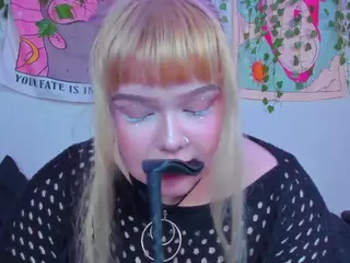 LilMilkyLilly's Live Sex Cam Show