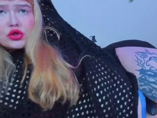 LilMilkyLilly's Live Sex Cam Show