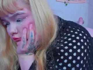 LilMilkyLilly's Live Sex Cam Show