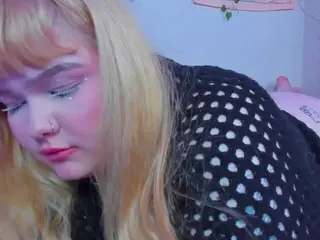 LilMilkyLilly's Live Sex Cam Show