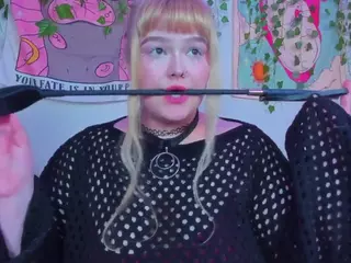 LilMilkyLilly's Live Sex Cam Show