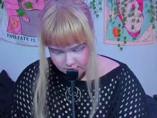 LilMilkyLilly's Live Sex Cam Show