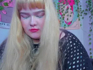 LilMilkyLilly's Live Sex Cam Show