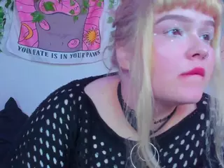 LilMilkyLilly's Live Sex Cam Show