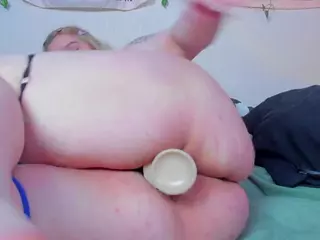 LilMilkyLilly's Live Sex Cam Show