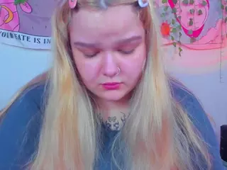 LilMilkyLilly's Live Sex Cam Show