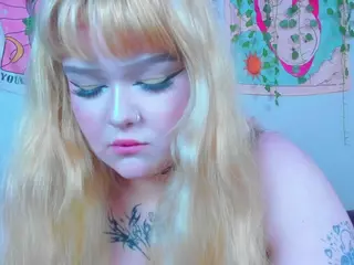 LilMilkyLilly's Live Sex Cam Show
