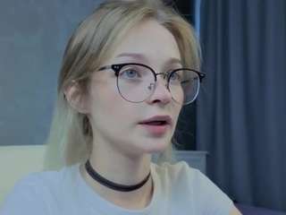 vialeta-baby Live Webcam on CamSoda