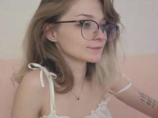 vialeta-baby Live Webcam on CamSoda