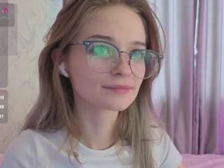 Watch Vialeta-baby's beautiful live exhibition for enticing craziness vialeta-baby from CamSoda