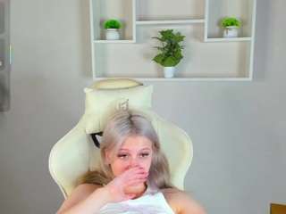 Amanda-Whi1e