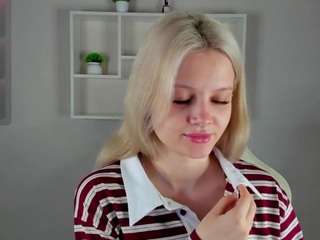 Amanda-Whi1e