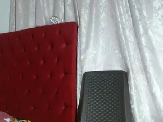 CRISTINAMONTIEL's Live Sex Cam Show