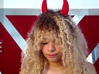 curly-marshall webcam