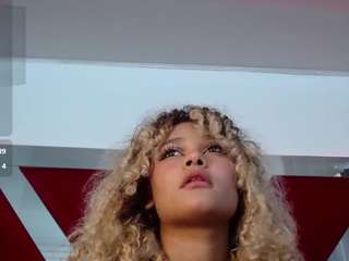 curly-marshall Live Webcam on CamSoda