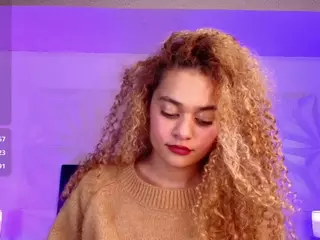 Curly Marshall's Live Sex Cam Show