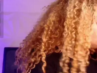 Curly Marshall's Live Sex Cam Show
