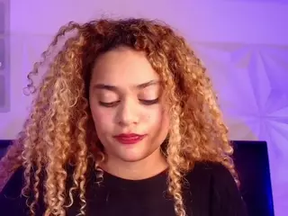 Curly Marshall's Live Sex Cam Show