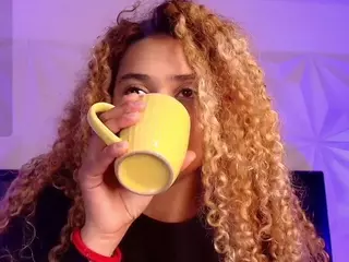 Curly Marshall's Live Sex Cam Show