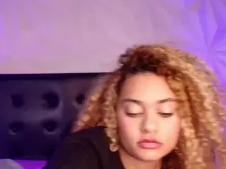 Curly Marshall's Live Sex Cam Show
