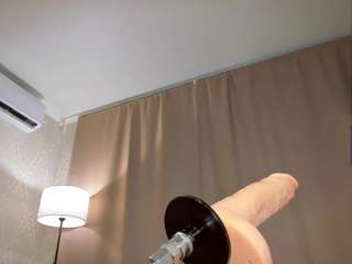 Juicy-Vikki live webcam show