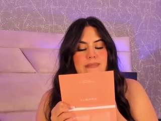 LeiaLeen1 live cam preview