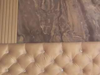 LeiaLeen1 live cam preview