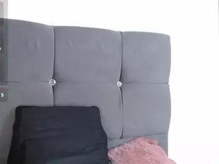 lily-meghan's Live Sex Cam Show