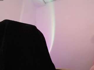lol-cutee Live Webcam on CamSoda