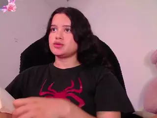 Lol-cutee's Live Sex Cam Show